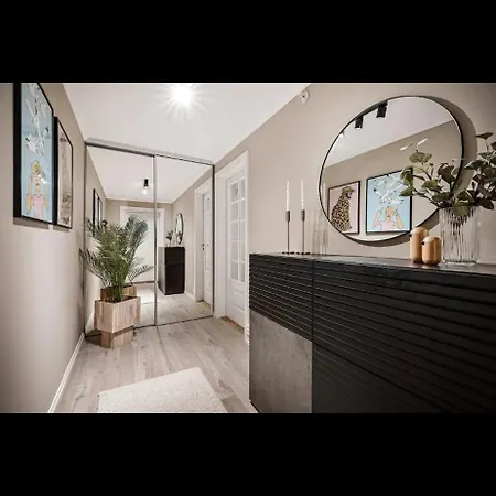 Apartment Stor Leilighet Med Nydelig Utsikt Og Solforhold *