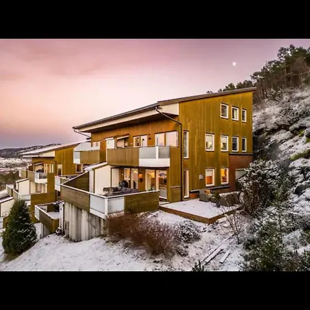 Stor Leilighet Med Nydelig Utsikt Og Solforhold Apartment *